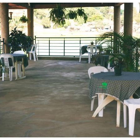 كامبالا Royal Lake View Gardens المظهر الخارجي الصورة