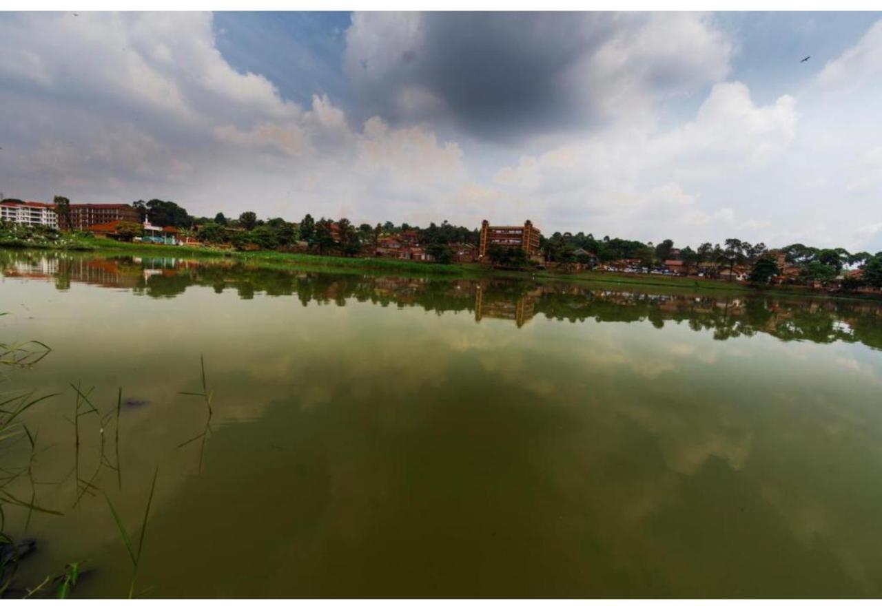 كامبالا Royal Lake View Gardens المظهر الخارجي الصورة