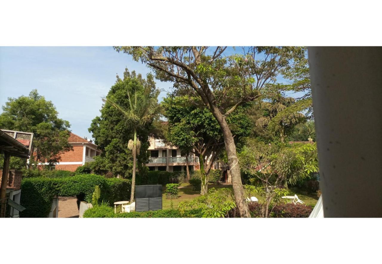 كامبالا Royal Lake View Gardens المظهر الخارجي الصورة