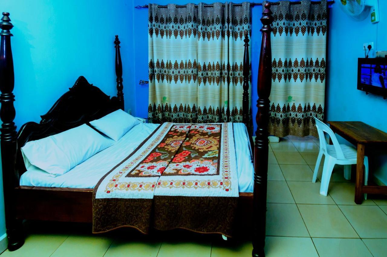 كامبالا Royal Lake View Gardens المظهر الخارجي الصورة